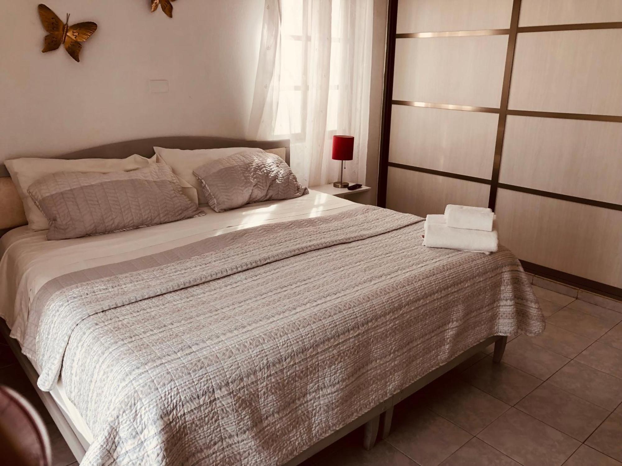 Beautiful By The - 3bedrooms, 2.5baths *