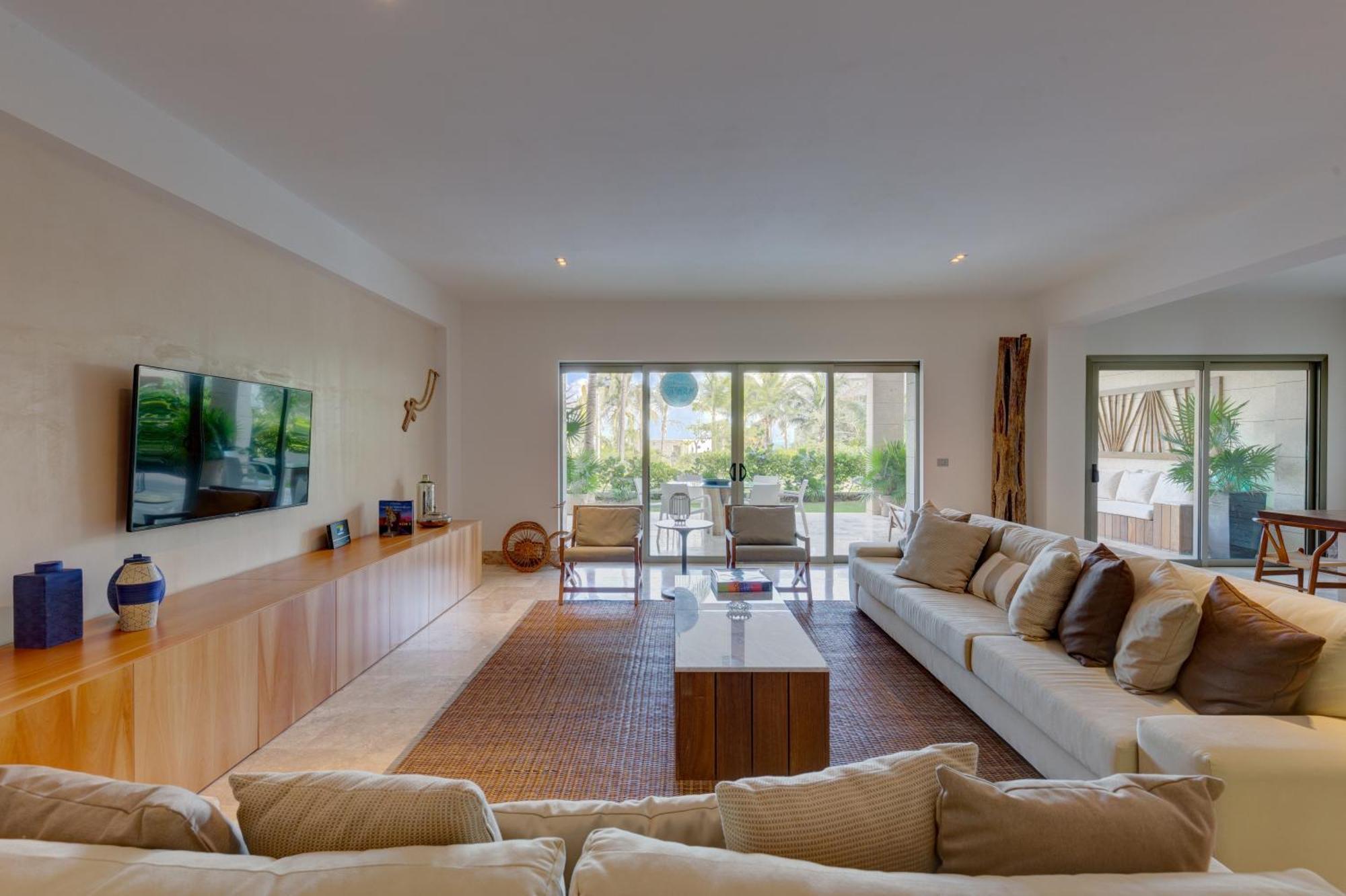 Beach Front Marina & Golf Luxe Playa Mujeres Apartamento *
