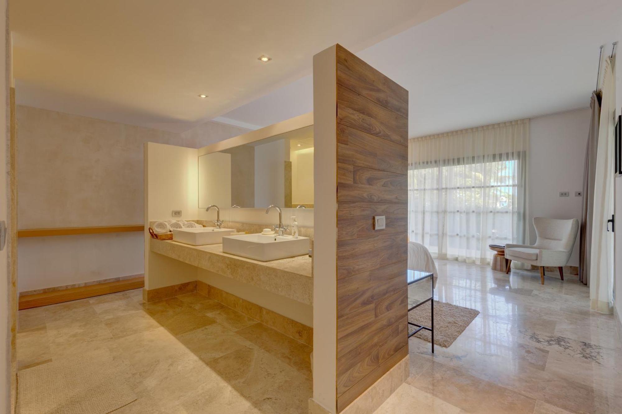 Beach Front Marina & Golf Luxe Playa Mujeres