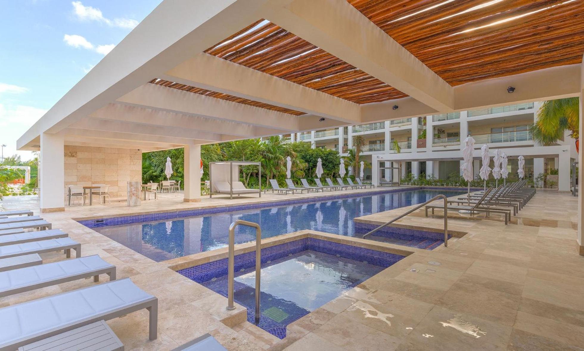 Beach Front Marina & Golf Luxe Playa Mujeres Apartamento *