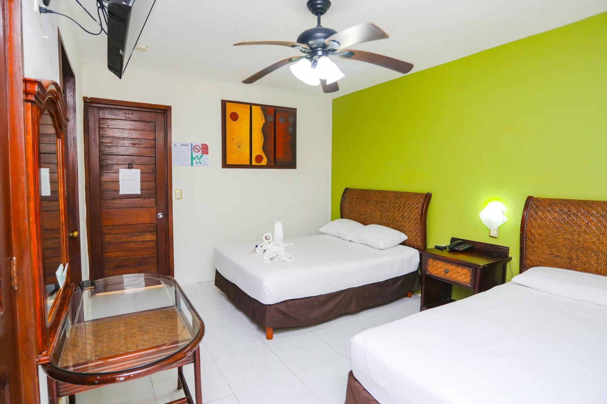 Hotel Parador Hotel 3*