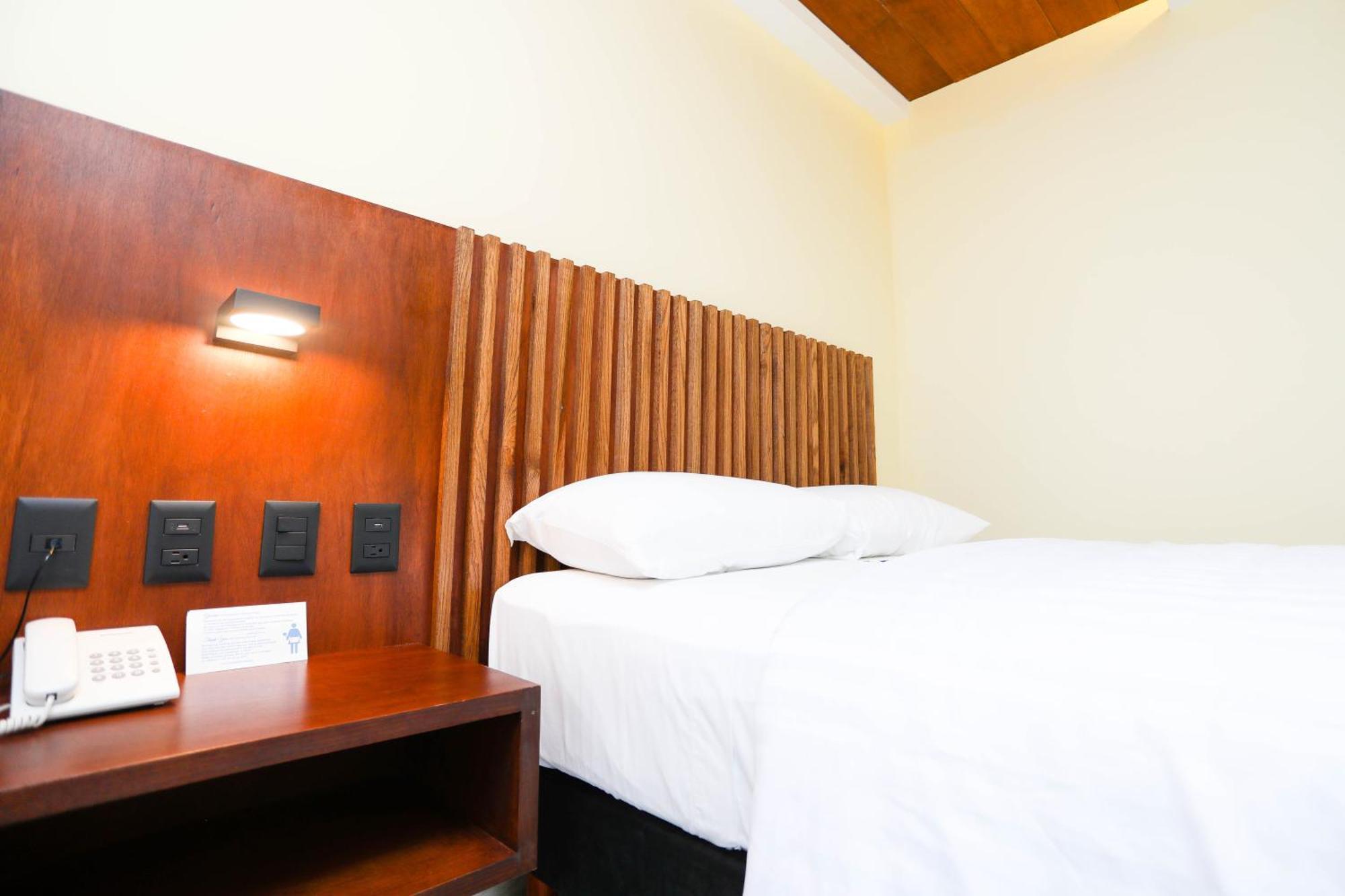 Hotel Parador Hotel 3*
