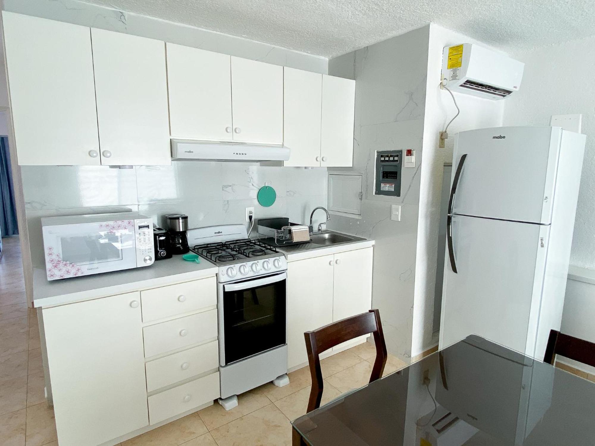 Beach Apartment Brisas Cancun, View And Private Garden, Zona Hotelera Cancun, Ground Floor