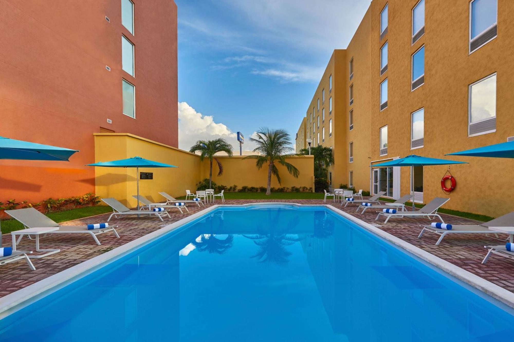Express Junior By Marriott Cancun