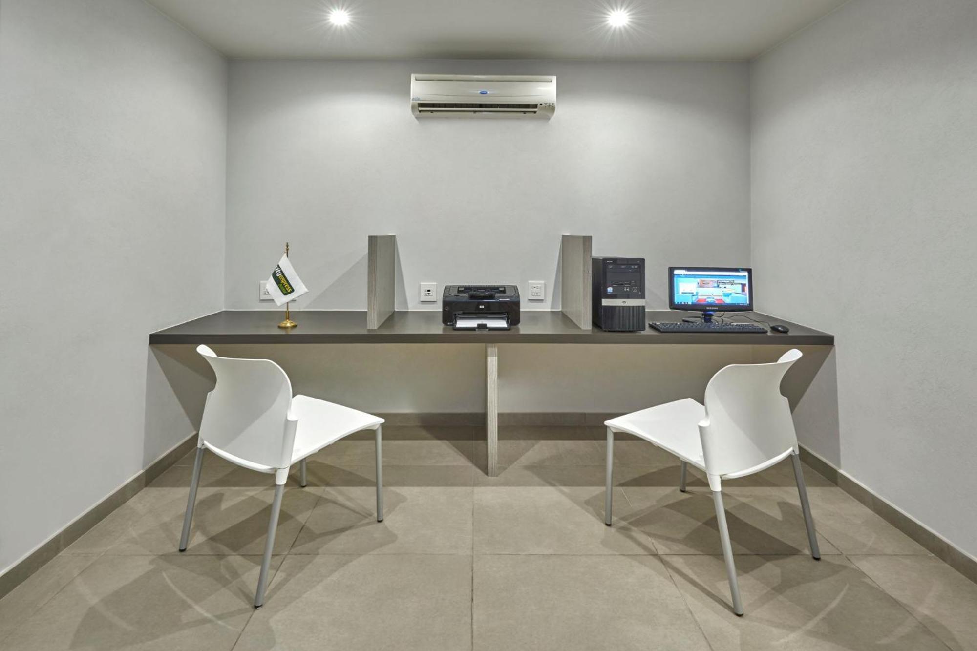 Express Junior By Marriott