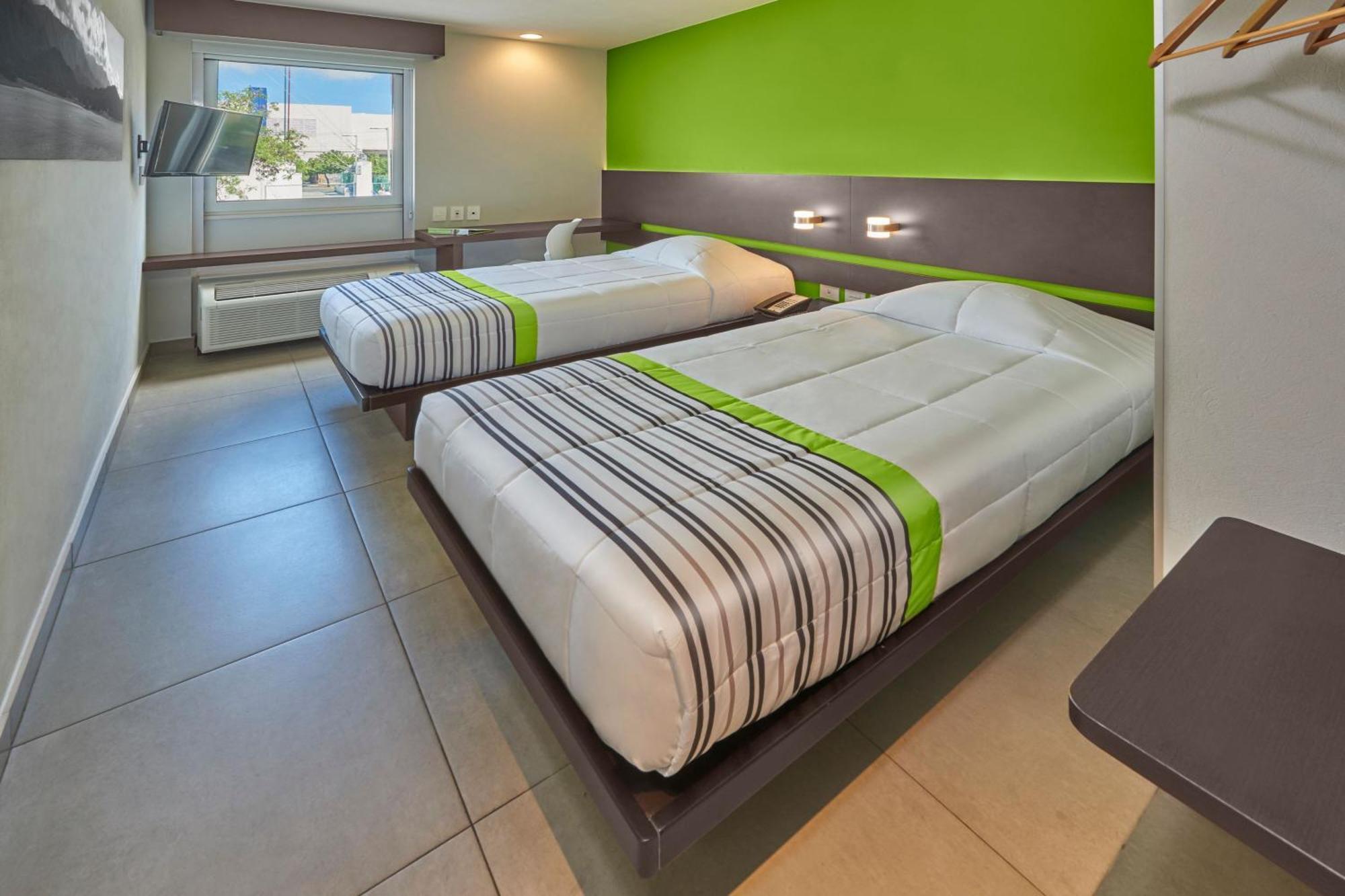 Hotel Express Junior By Marriott Cancun