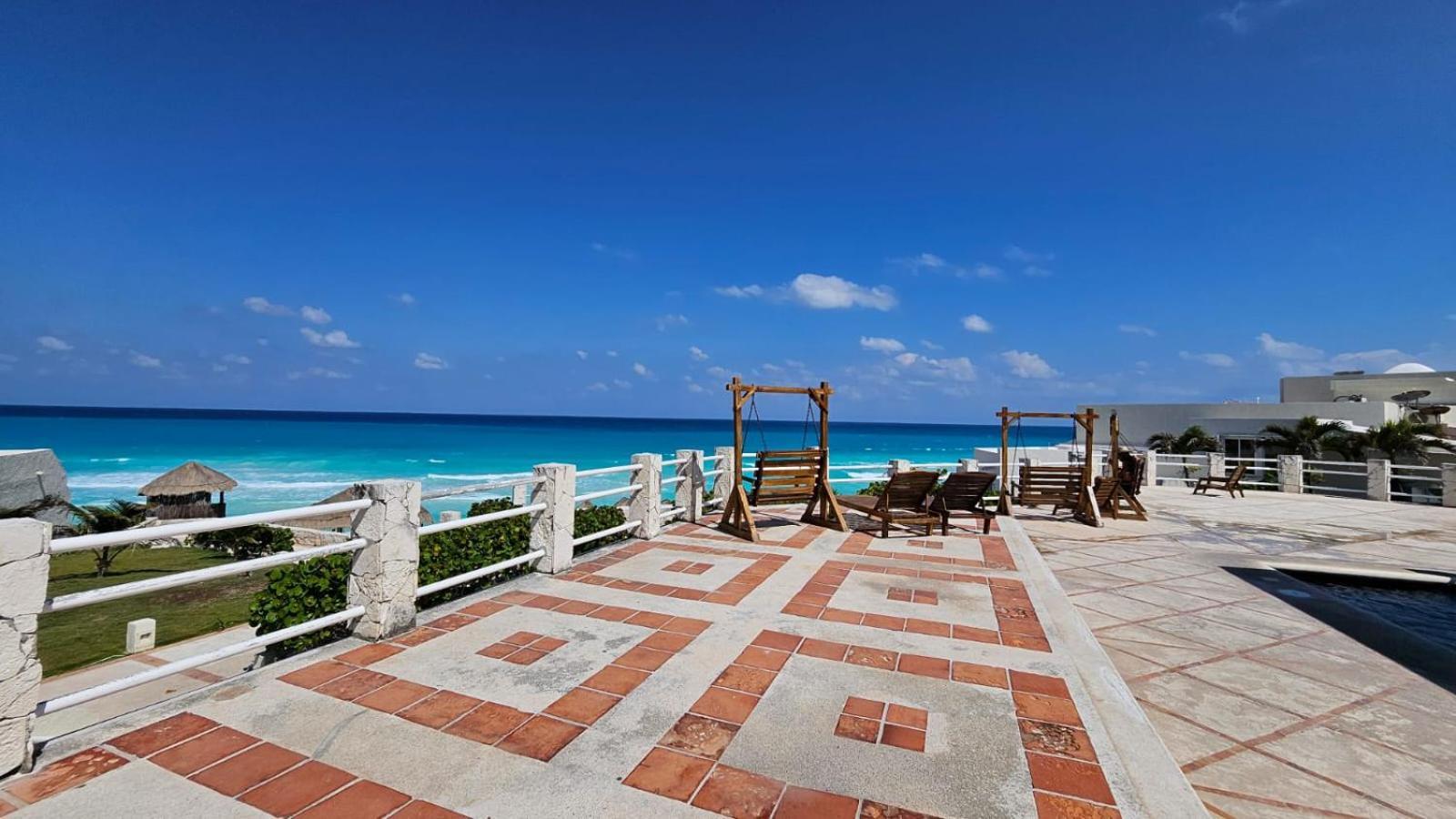 Front Apartment Cancun