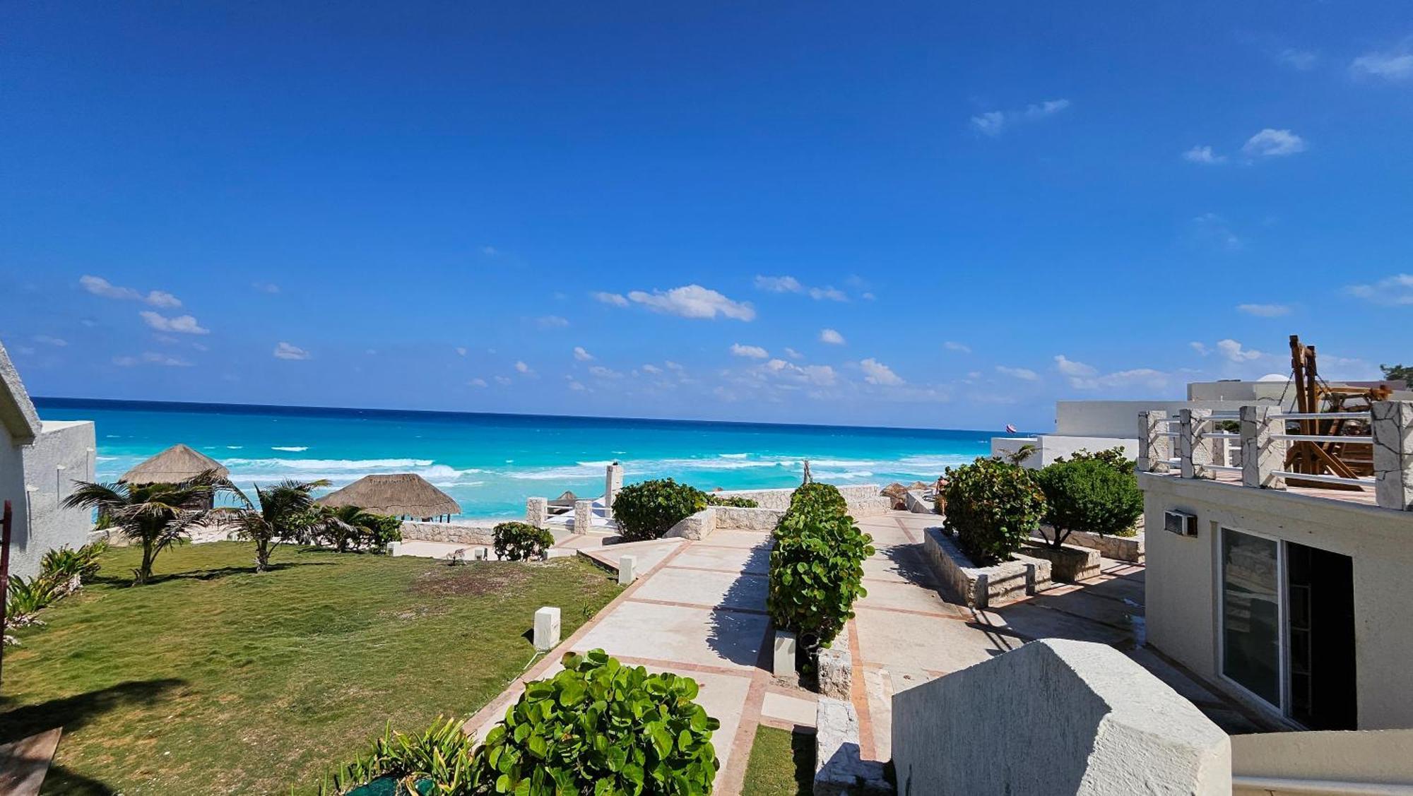 Front Cancun