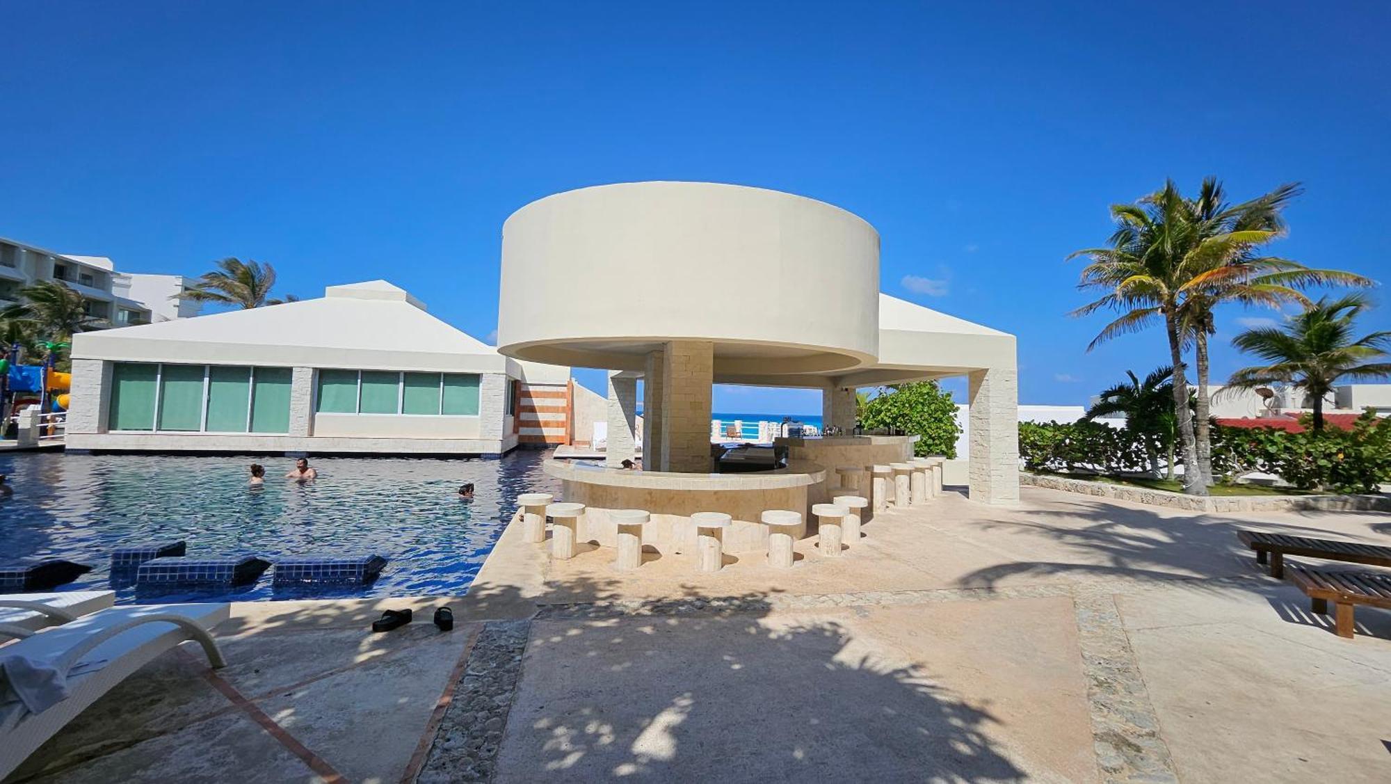 Front * Cancun