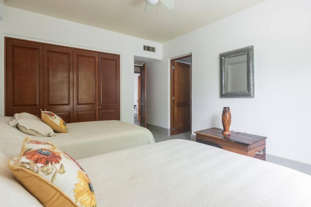 Stunning In Excellent Location *