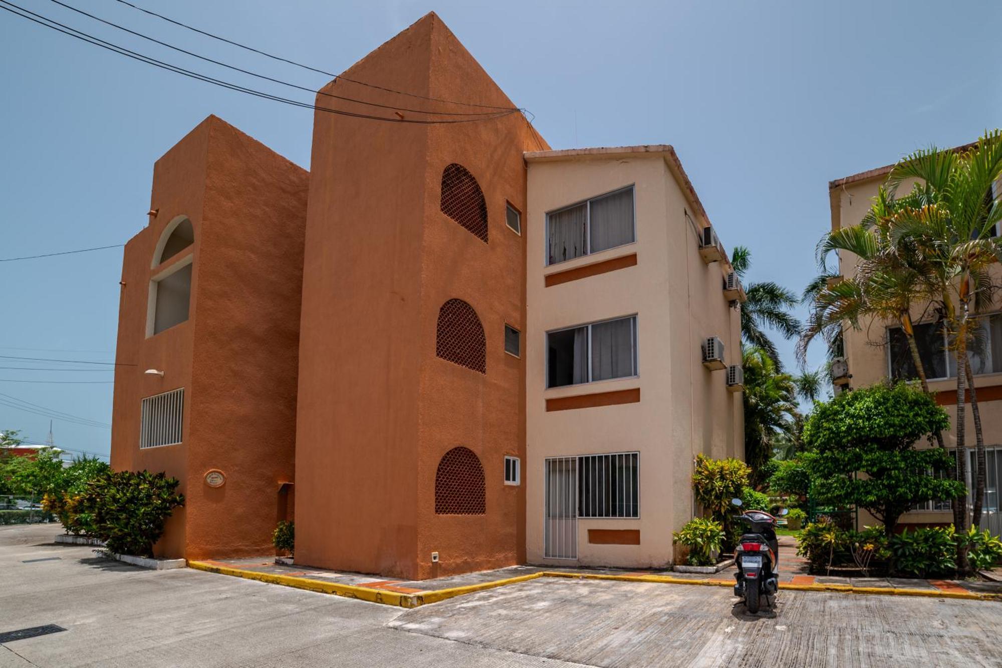 Depa Frente A Plaza Americas * Cancún