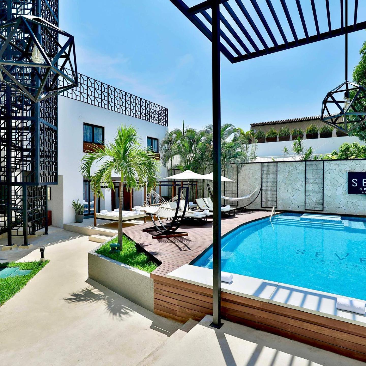 Seven Boutique Aparthotel 3*