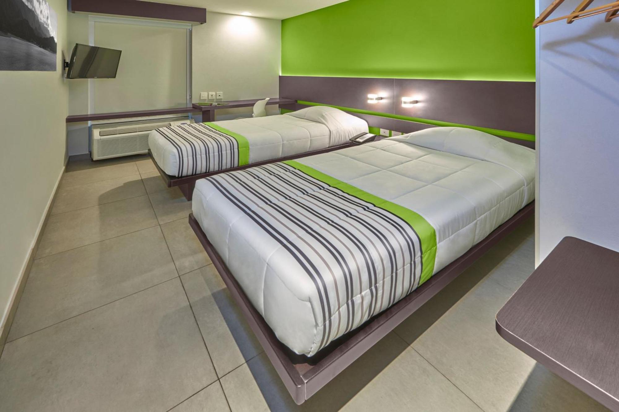 Hotel Express Junior By Marriott Cancun
