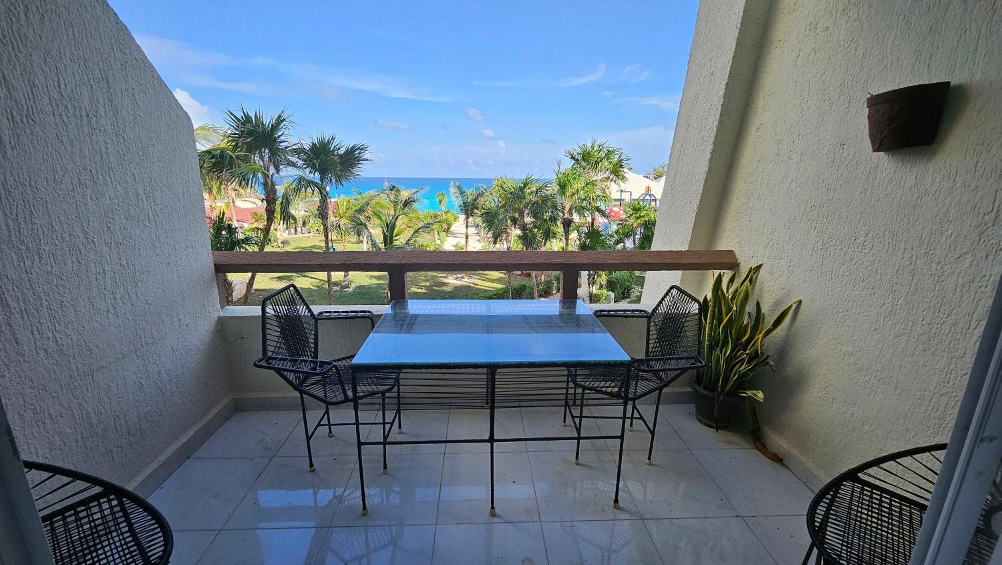 Front Apartment *
