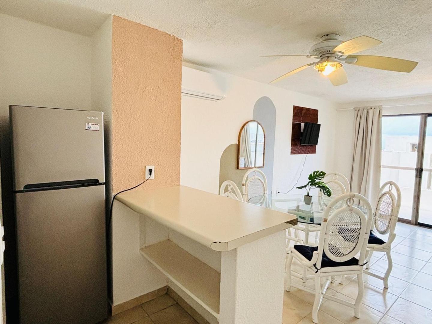 Apartamento With Balcony & Partial Ocean View At Marlin Cancún