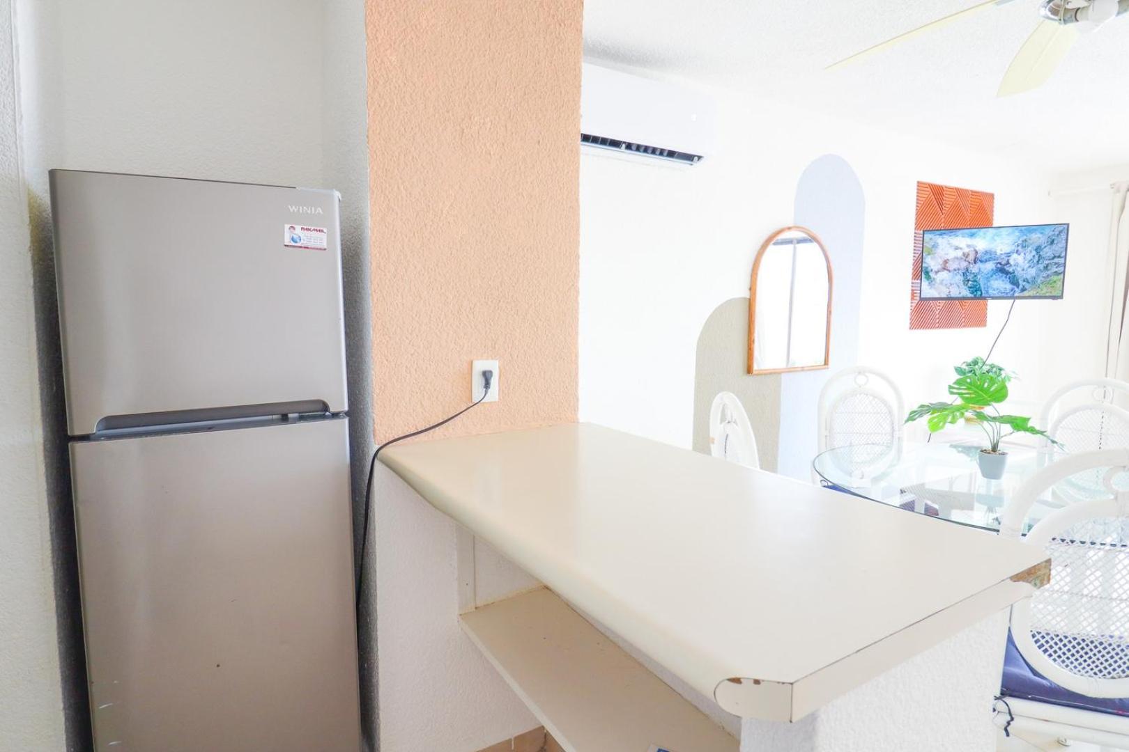 Apartamento With Balcony & Partial Ocean View At Marlin