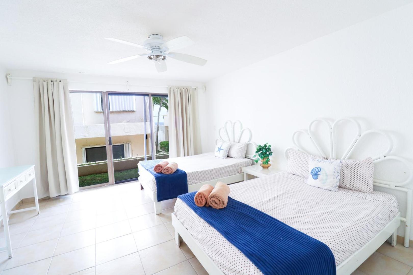 With Balcony & Partial Ocean View At Marlin Apartamento Cancún