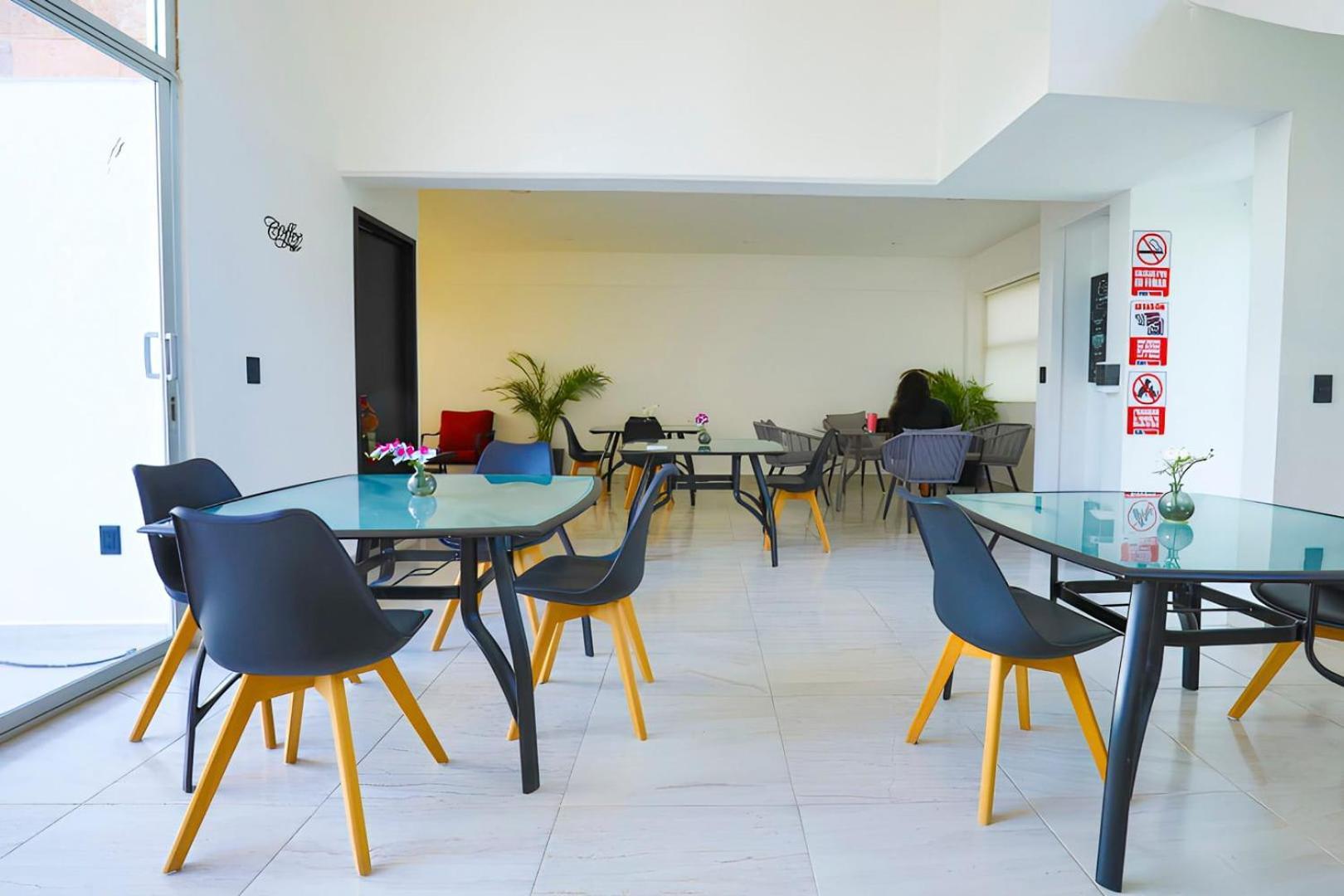 Spacious With Gym & Pool Apartamento