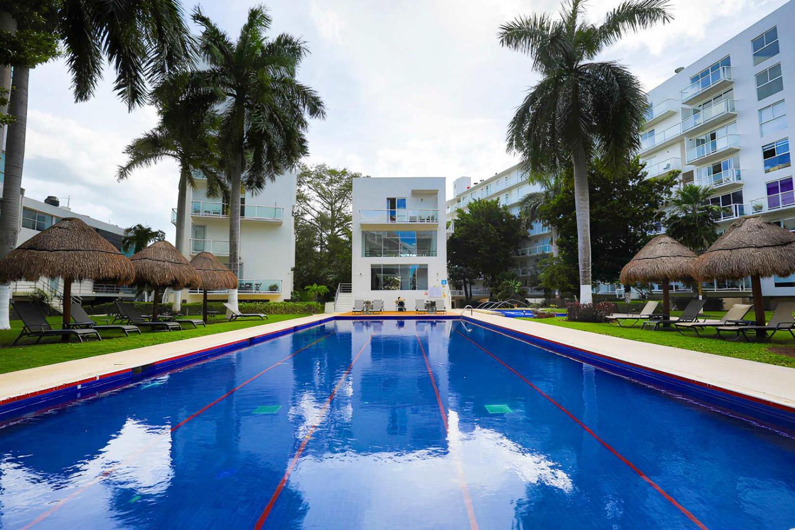 Spacious With Gym & Pool Apartamento
