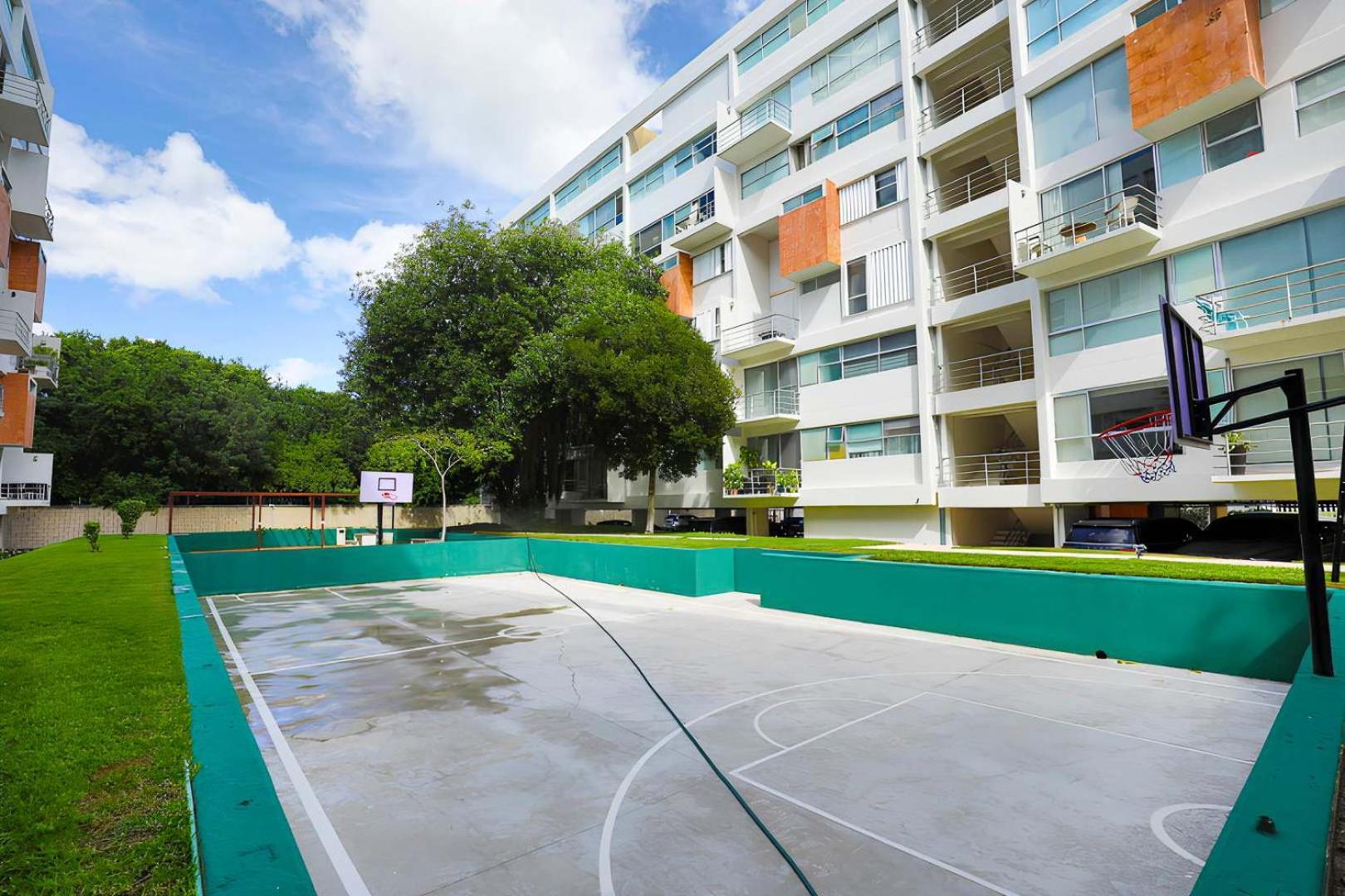 Spacious With Gym & Pool Apartamento