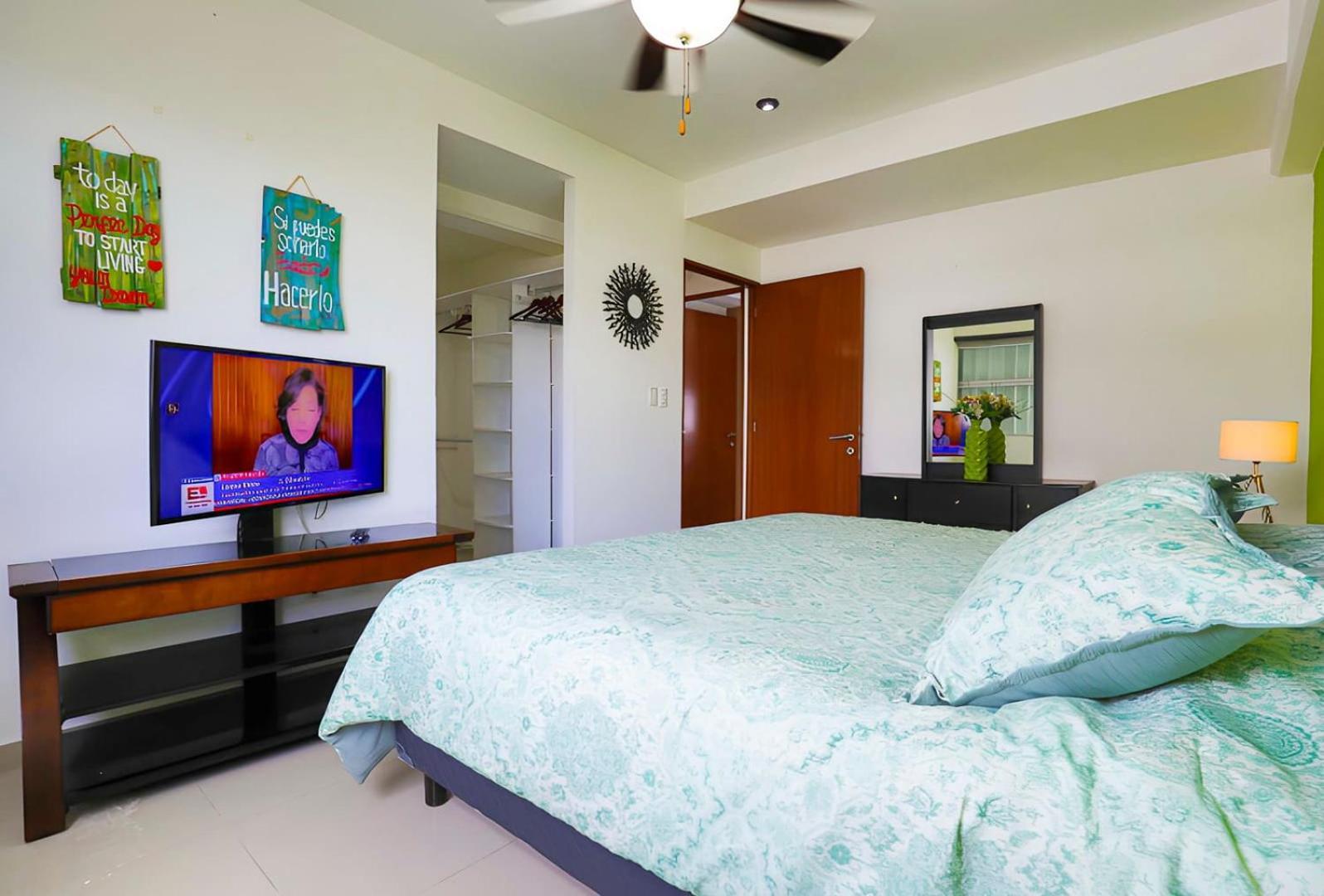 Spacious With Gym & Pool *