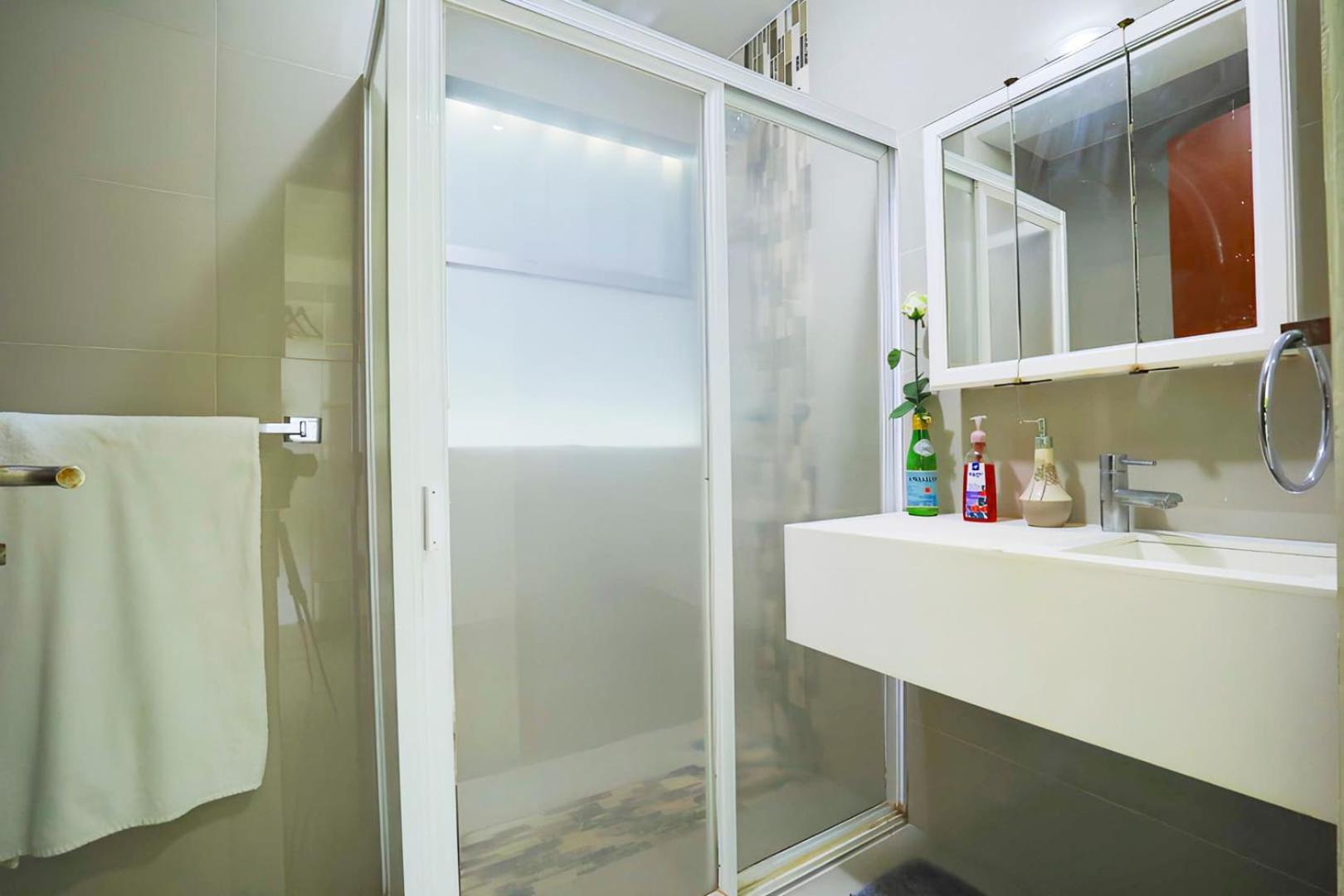 Apartamento Spacious With Gym & Pool