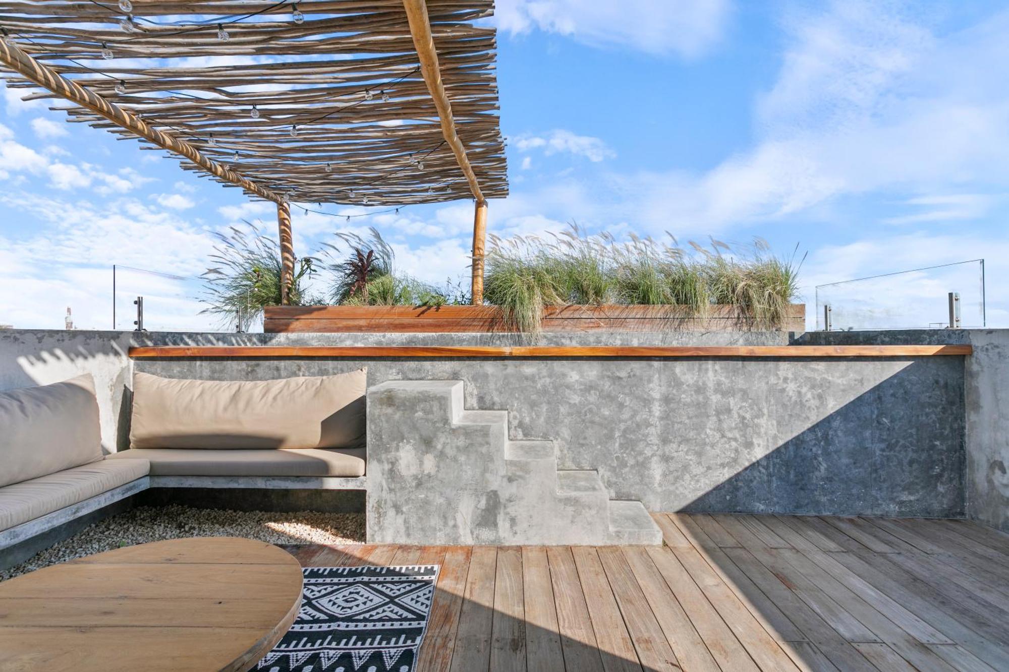 Grand Loft With Rooftop Pool In The Heart *
