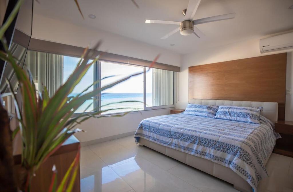 Ocean & Lagoon View Penthouse Apartment Cancun