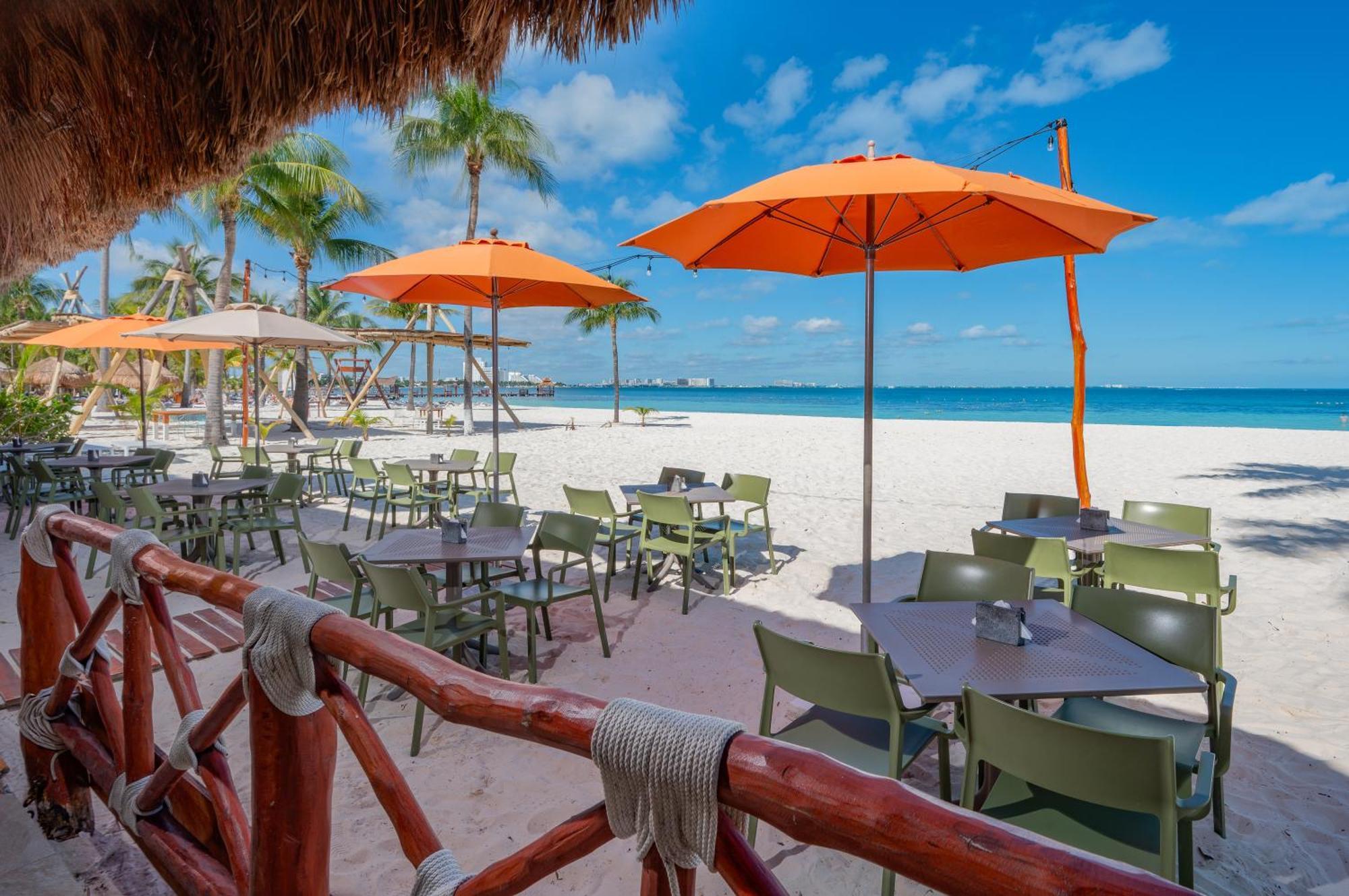 Beachscape Kin Ha & 4* Cancún