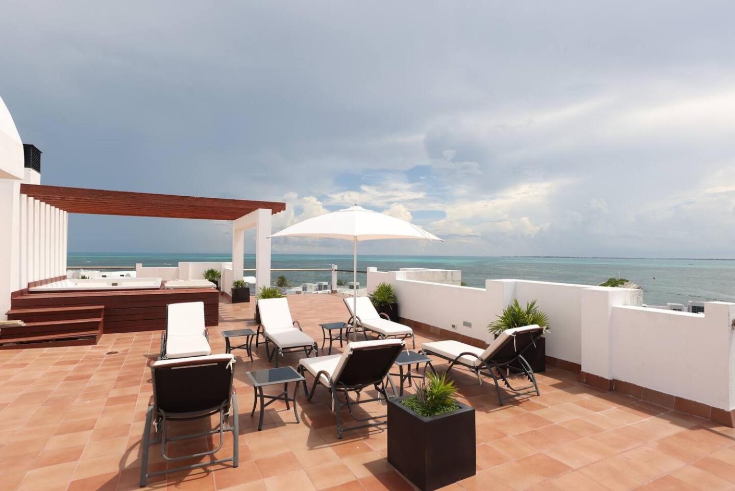 La Amada Residences Private Getaway With Pools & Gym