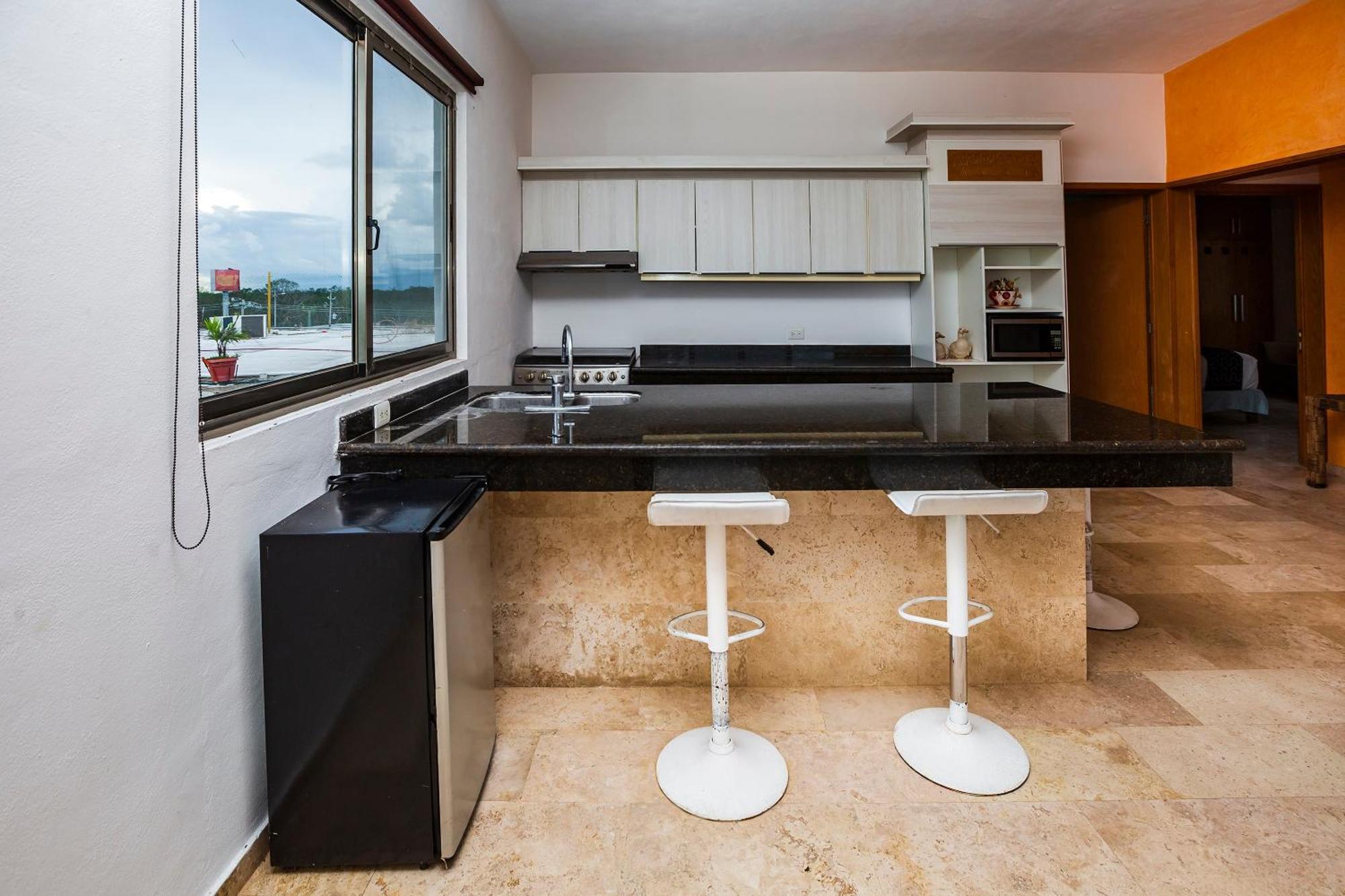 Hotel Capital O International Airport 24 P 7 Cancun