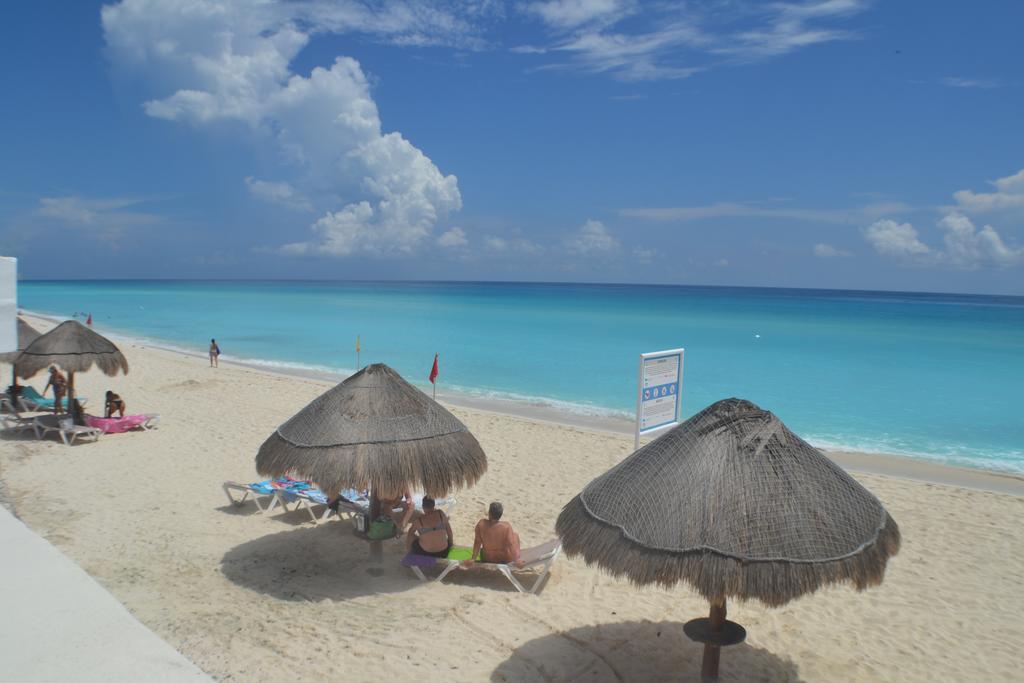 Brisas 10 Beachside Apartamento *