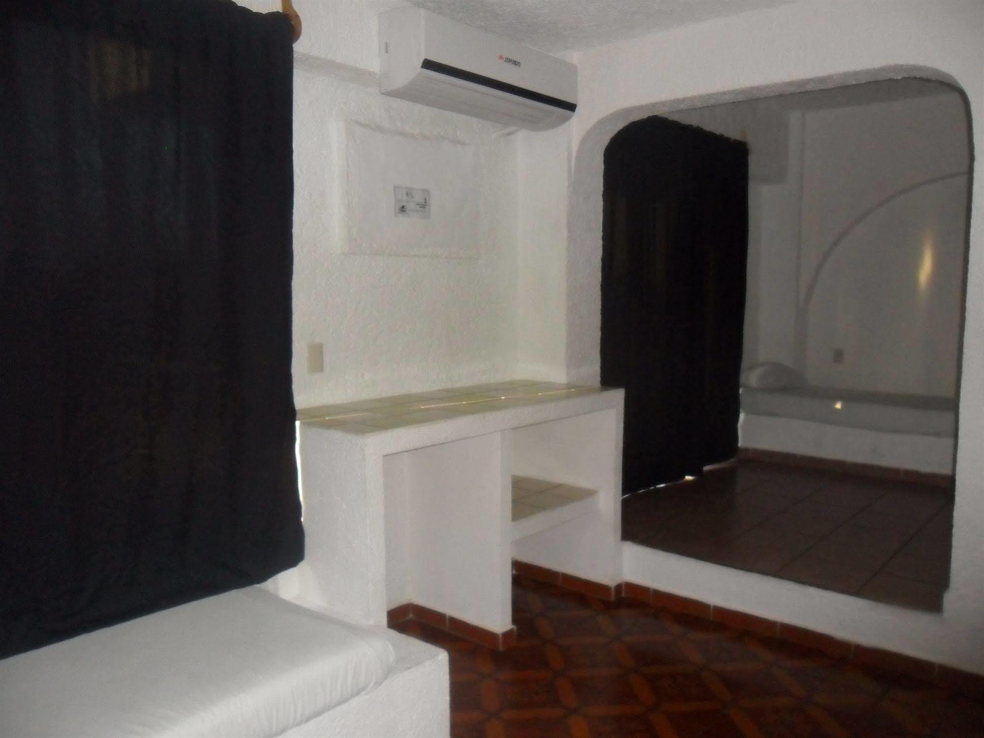 Hotel Ikaro 3*