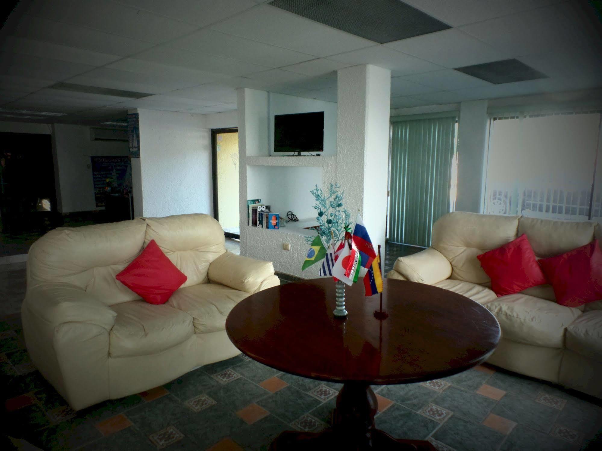 Hotel Ikaro 3*