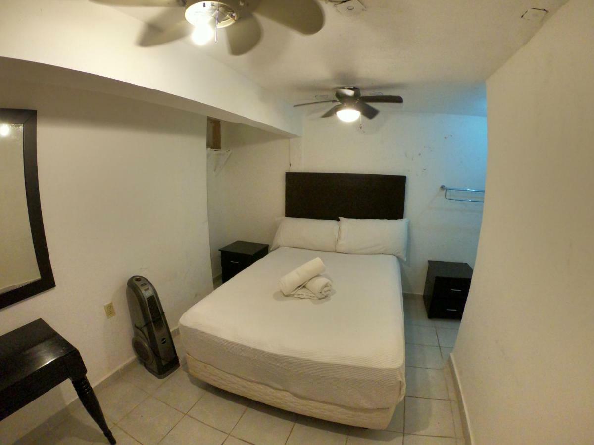 Granada 6 Hostal *