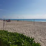 CANCUN! Departamento familiar sobre la Playa!! Apr 3- Aug 30th 2022 No elevator 7th floor