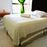 Cuarto Privado, Gran Wi-Fi, Jacuzzi Rooftop, AC