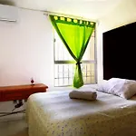 Cuarto Privado, Gran Wi-Fi, Jacuzzi Rooftop, AC