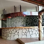 Hermoso salón de eventos tropical de frente al mar