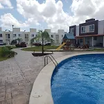 Descanso y diversión en privadas turquesa. Casa con alberca y terraza, Ven y disfruta.
