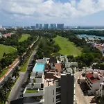 Elegant Apartment Well Located In The Hotel Zone Of Cancun