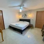 Cozy 3B2Br Centric Location Pool Wifi Van Rental