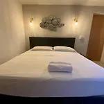 Cozy 3B2Br Centric Location Pool Wifi Van Rental