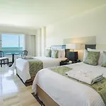Dreams Sands Cancun Resort & Spa (Adults Only)