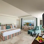 Grand Oasis Palm