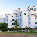 Las Gaviotas Hotel & Suites