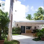 Las Gaviotas Hotel & Suites