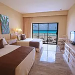 The Royal Islander - An All Suites Resort