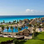 Oasis Cancun Lite