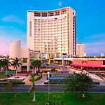 Krystal Urban Cancun Centro
